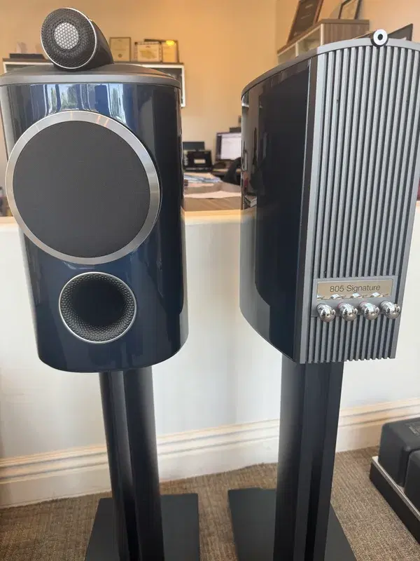 Bowers & Wilkins 805 D4 Signature